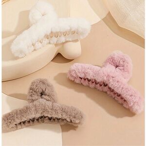 🔥 CLEARANCE 🔥 3 Pack Faux Fur Hair Claw Clip